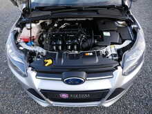 Ford Focus 1.6 Zetec (125) Hatchback, Manual