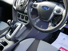 Ford Focus 1.6 Zetec (125) Hatchback, Manual