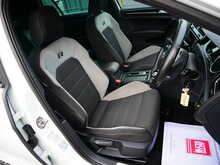 Volkswagen Golf 2.0 TSI BlueMotion Tech R Hatchback, Manual