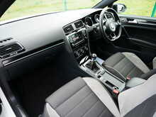 Volkswagen Golf 2.0 TSI BlueMotion Tech R Hatchback, Manual