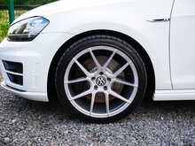 Volkswagen Golf 2.0 TSI BlueMotion Tech R Hatchback, Manual