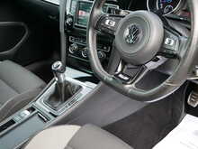 Volkswagen Golf 2.0 TSI BlueMotion Tech R Hatchback, Manual