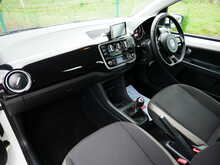 Volkswagen up! 1.0 High up! Hatchback, Manual