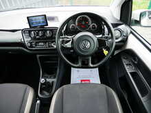 Volkswagen up! 1.0 High up! Hatchback, Manual