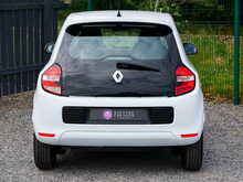 Renault Twingo 1.0 SCe Play Hatchback, Manual
