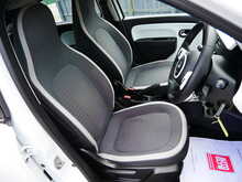 Renault Twingo 1.0 SCe Play Hatchback, Manual
