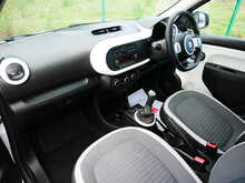 Renault Twingo 1.0 SCe Play Hatchback, Manual