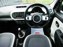 Renault Twingo 1.0 SCe Play Hatchback, Manual
