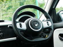 Renault Twingo 1.0 SCe Play Hatchback, Manual