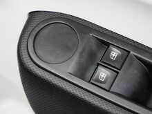 Renault Twingo 1.0 SCe Play Hatchback, Manual