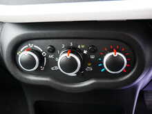 Renault Twingo 1.0 SCe Play Hatchback, Manual