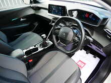 Peugeot 208 1.2 PureTech Allure, Manual