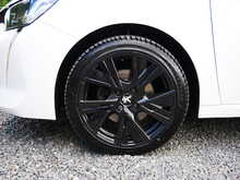Peugeot 208 1.2 PureTech Allure, Manual