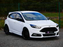 Ford Focus 2.0T EcoBoost ST-3 Hatchback, Manual