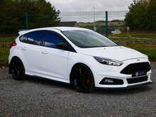 Ford Focus 2.0T EcoBoost ST-3 Hatchback, Manual