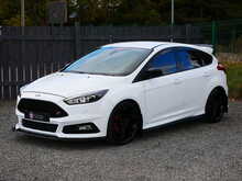 Ford Focus 2.0T EcoBoost ST-3 Hatchback, Manual