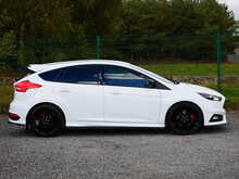 Ford Focus 2.0T EcoBoost ST-3 Hatchback, Manual