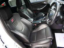 Ford Focus 2.0T EcoBoost ST-3 Hatchback, Manual