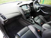 Ford Focus 2.0T EcoBoost ST-3 Hatchback, Manual