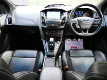 Ford Focus 2.0T EcoBoost ST-3 Hatchback, Manual