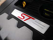 Ford Focus 2.0T EcoBoost ST-3 Hatchback, Manual