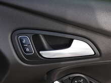 Ford Focus 2.0T EcoBoost ST-3 Hatchback, Manual