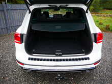 Volkswagen Touareg 3.0 TDI V6 BlueMotion Tech R-Line, Automatic