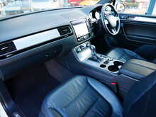 Volkswagen Touareg 3.0 TDI V6 BlueMotion Tech R-Line, Automatic