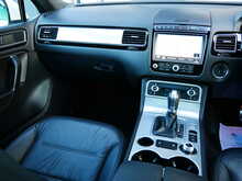Volkswagen Touareg 3.0 TDI V6 BlueMotion Tech R-Line, Automatic