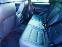 Volkswagen Touareg 3.0 TDI V6 BlueMotion Tech R-Line, Automatic