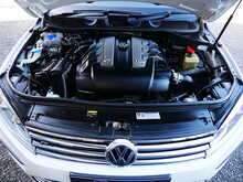 Volkswagen Touareg 3.0 TDI V6 BlueMotion Tech R-Line, Automatic