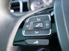 Volkswagen Touareg 3.0 TDI V6 BlueMotion Tech R-Line, Automatic