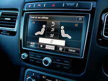 Volkswagen Touareg 3.0 TDI V6 BlueMotion Tech R-Line, Automatic