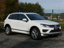 Volkswagen Touareg 3.0 TDI V6 BlueMotion Tech R-Line, Autotrader