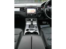 Volkswagen Touareg 3.0 TDI V6 BlueMotion Tech R-Line, Autotrader