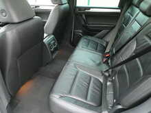 Volkswagen Touareg 3.0 TDI V6 BlueMotion Tech R-Line, Autotrader