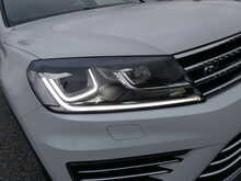 Volkswagen Touareg 3.0 TDI V6 BlueMotion Tech R-Line, Autotrader