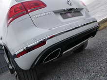 Volkswagen Touareg 3.0 TDI V6 BlueMotion Tech R-Line, Autotrader