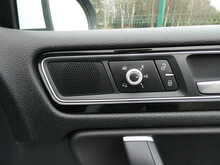 Volkswagen Touareg 3.0 TDI V6 BlueMotion Tech R-Line, Autotrader