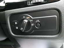 Volkswagen Touareg 3.0 TDI V6 BlueMotion Tech R-Line, Autotrader