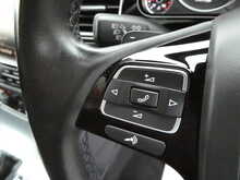 Volkswagen Touareg 3.0 TDI V6 BlueMotion Tech R-Line, Autotrader