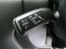 Volkswagen Touareg 3.0 TDI V6 BlueMotion Tech R-Line, Autotrader