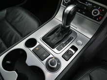 Volkswagen Touareg 3.0 TDI V6 BlueMotion Tech R-Line, Autotrader