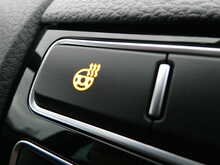 Volkswagen Touareg 3.0 TDI V6 BlueMotion Tech R-Line, Autotrader