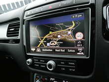 Volkswagen Touareg 3.0 TDI V6 BlueMotion Tech R-Line, Autotrader