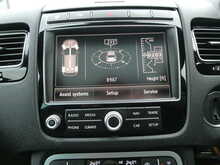 Volkswagen Touareg 3.0 TDI V6 BlueMotion Tech R-Line, Autotrader