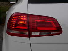 Volkswagen Touareg 3.0 TDI V6 BlueMotion Tech R-Line, Autotrader