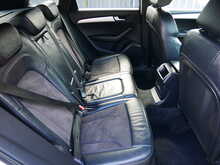 Audi Q5 2.0TDI S line Plus Quattro, Manual
