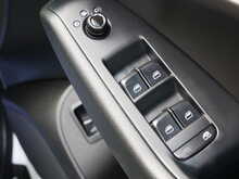 Audi Q5 2.0TDI S line Plus Quattro, Manual