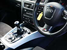 Audi Q5 2.0TDI S line Plus Quattro, Manual